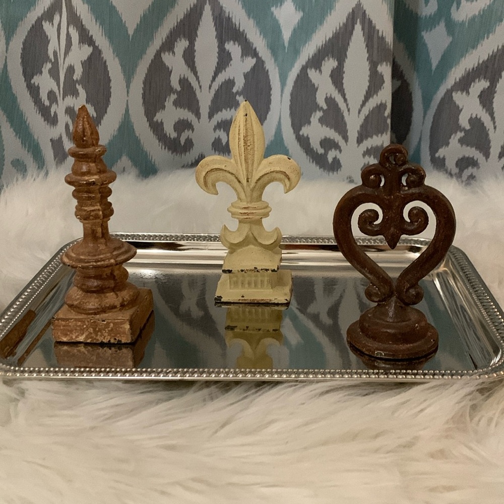 ♟️ Metal Decor Pieces - Set of 3 - Distressed finish